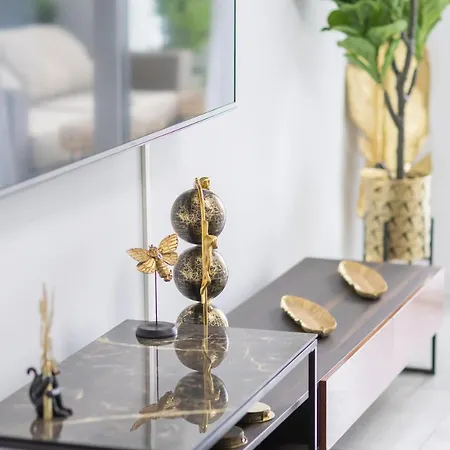 Luxury Brand New 2-bedroom Apartment, 3 Min Walk To The Beach! Marbella